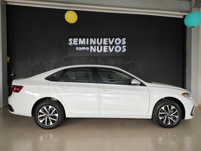 VOLKSWAGEN JETTA CONFORTLINE 2025