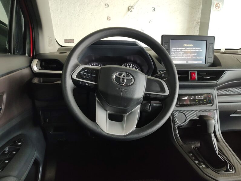 TOYOTA AVANZA 2025