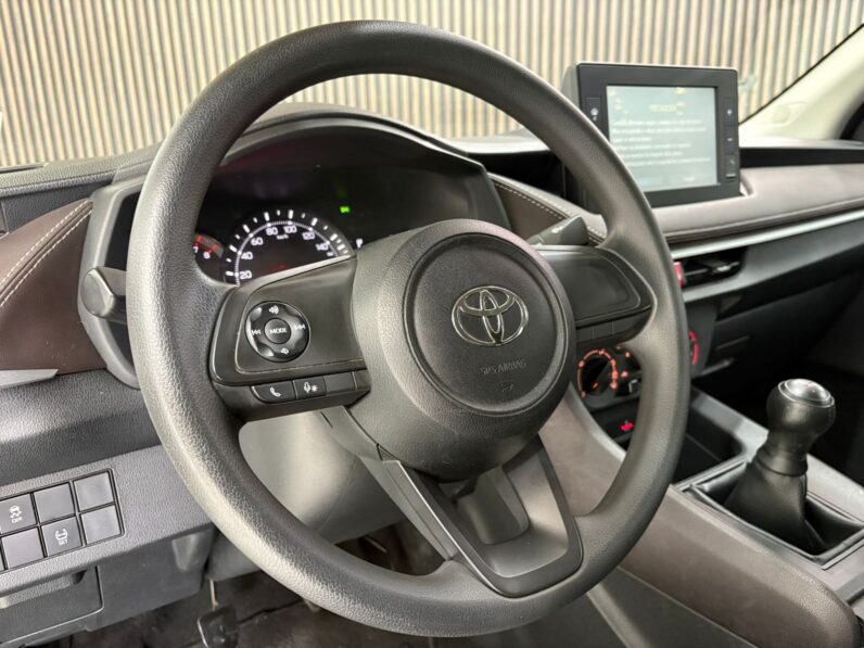 TOYOTA YARIS 2023