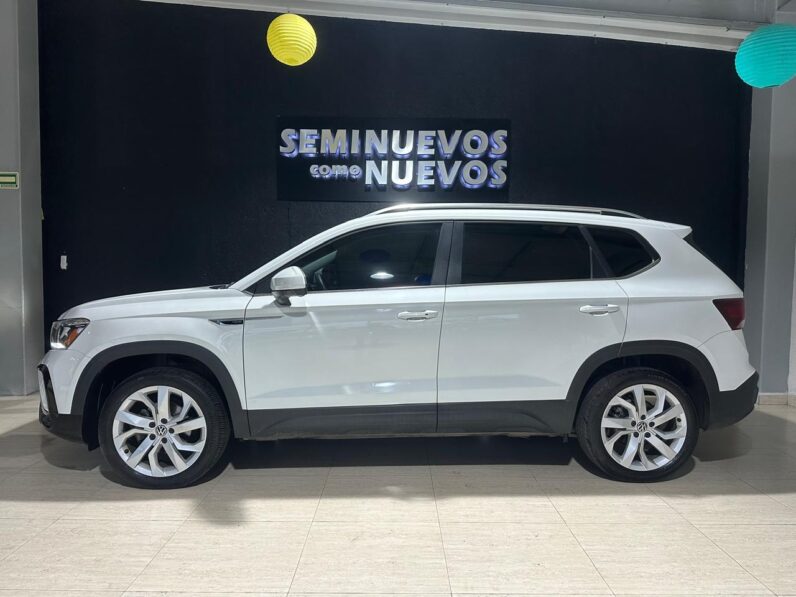 VOLKSWAGEN TAOS 2024