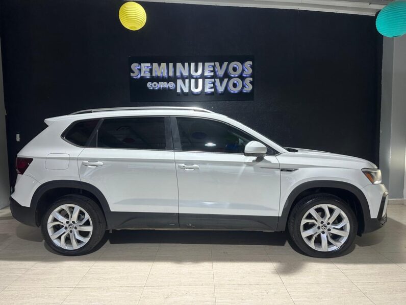 VOLKSWAGEN TAOS 2024