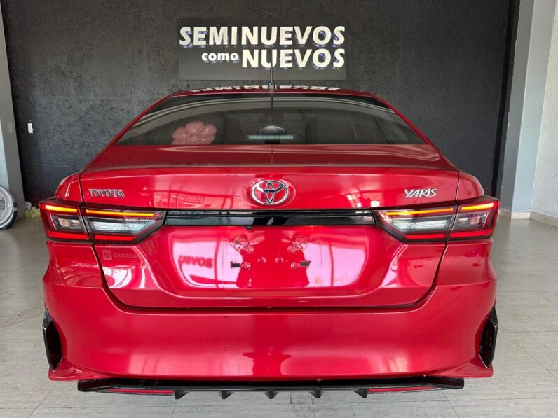 TOYOTA YARIS 2024