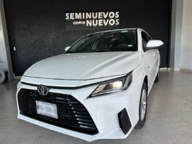 TOYOTA YARIS 2024