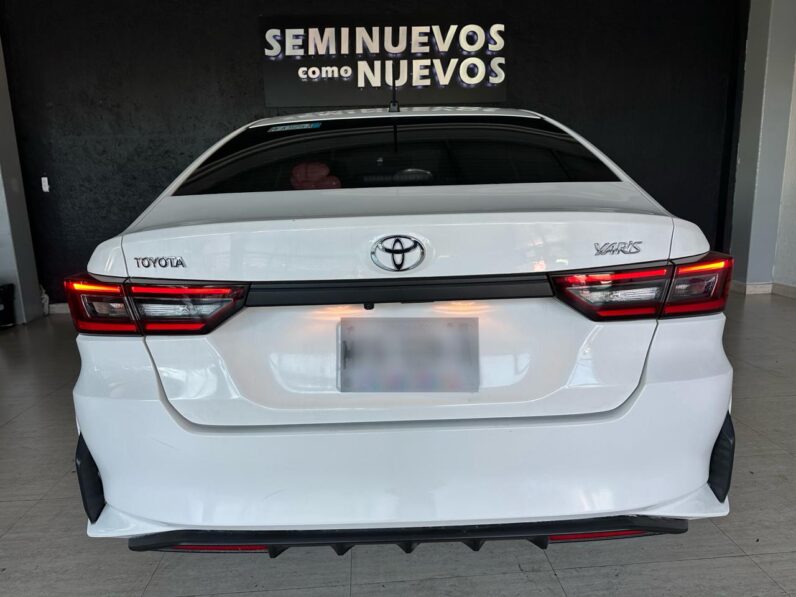 TOYOTA YARIS 2024