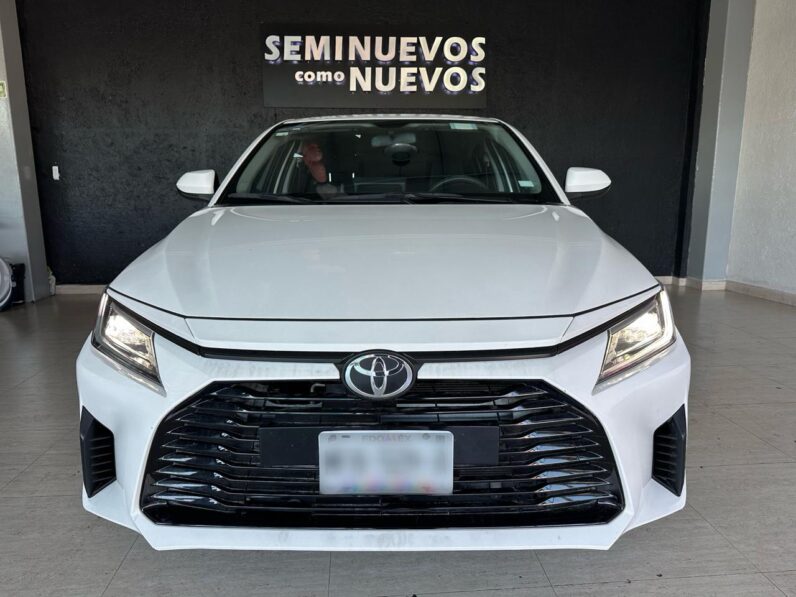 TOYOTA YARIS 2024