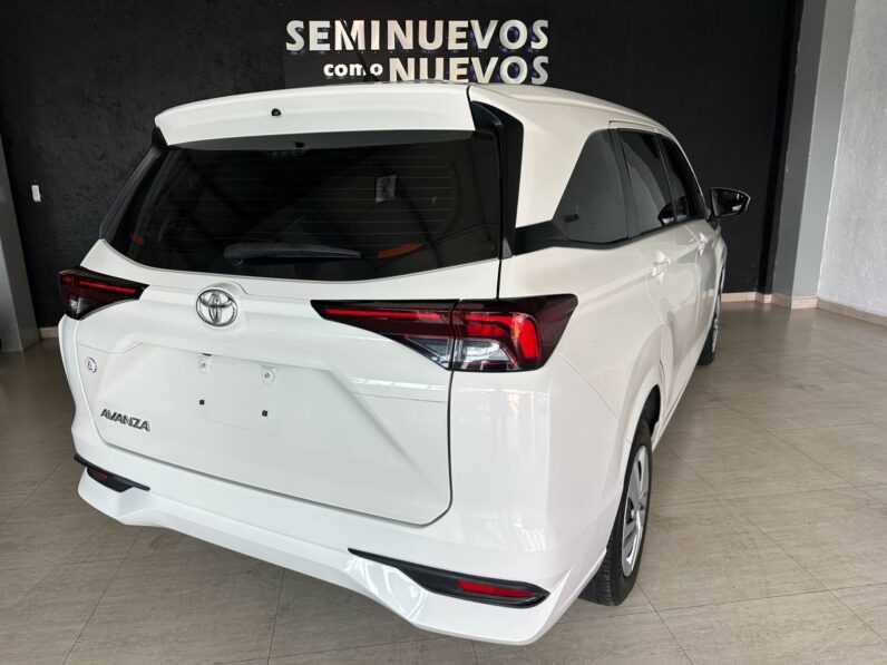 TOYOTA AVANZA 2024