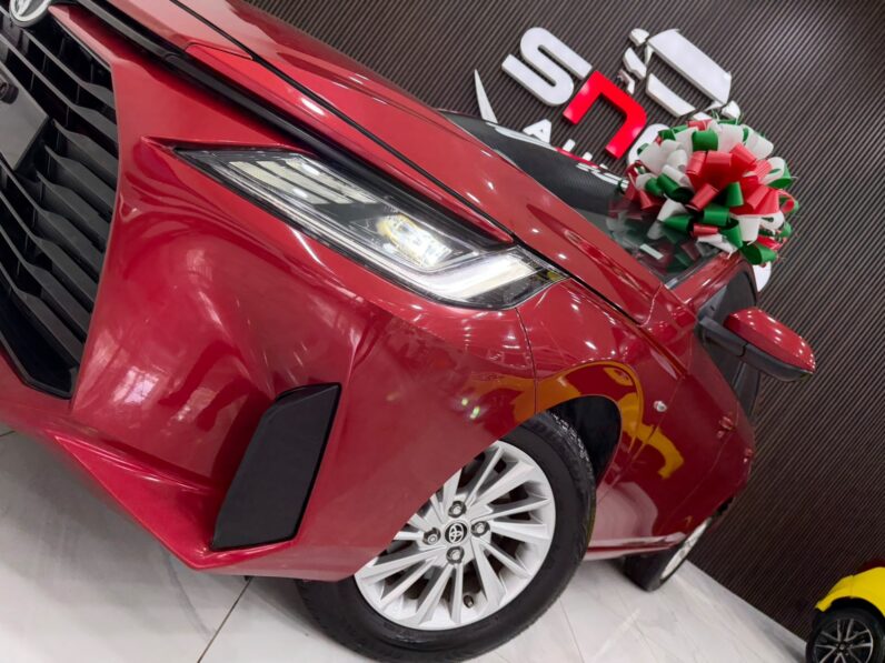 TOYOTA YARIS 2024