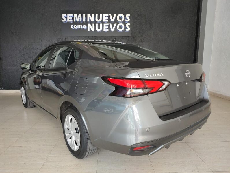 NISSAN VERSA 2025