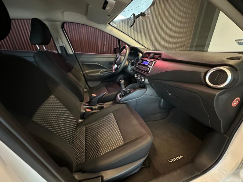 NISSAN VERSA 2021