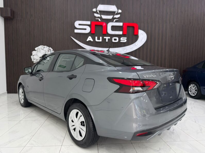 NISSAN VERSA 2025