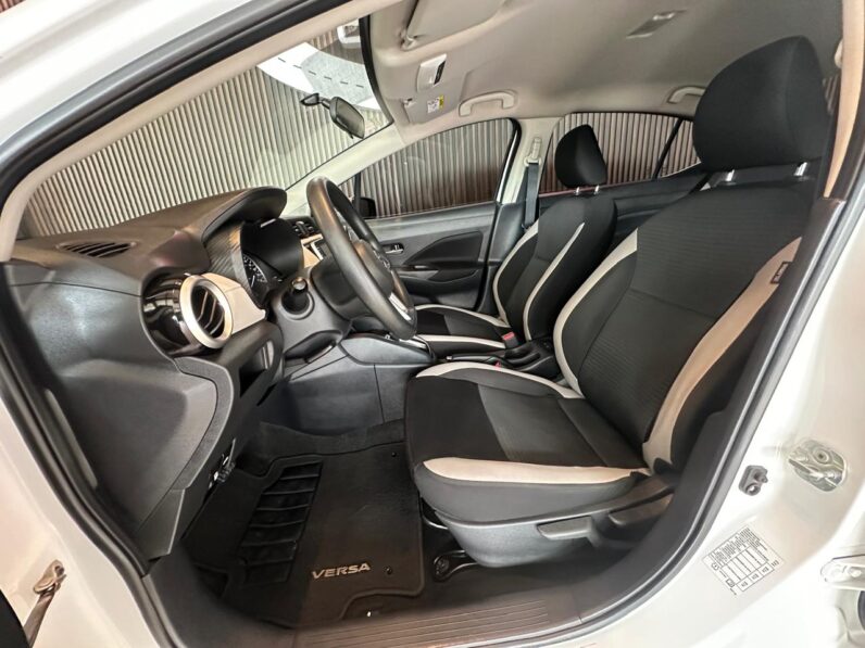 NISSAN VERSA 2021