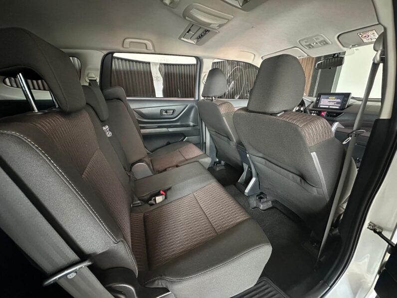 TOYOTA AVANZA 2024