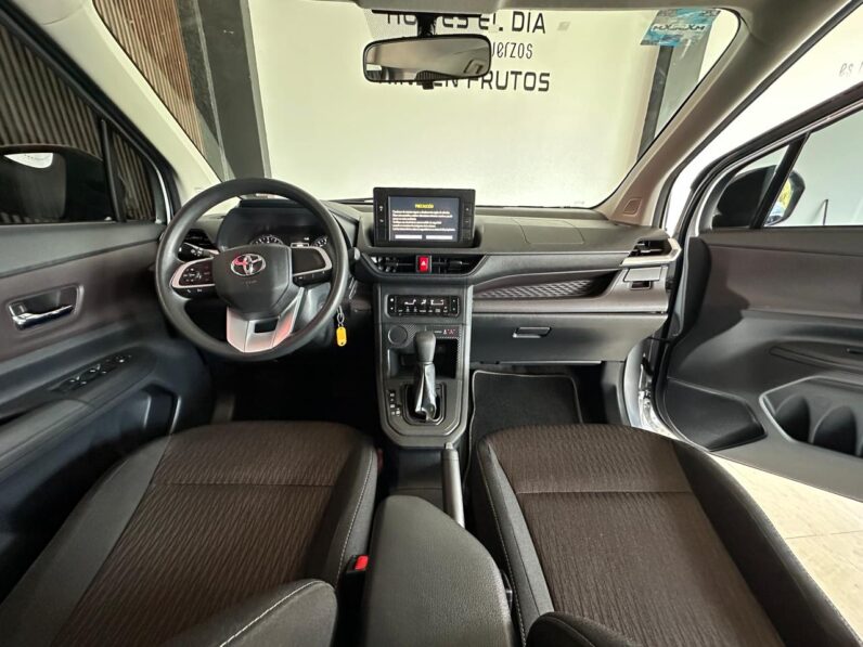 TOYOTA AVANZA 2024