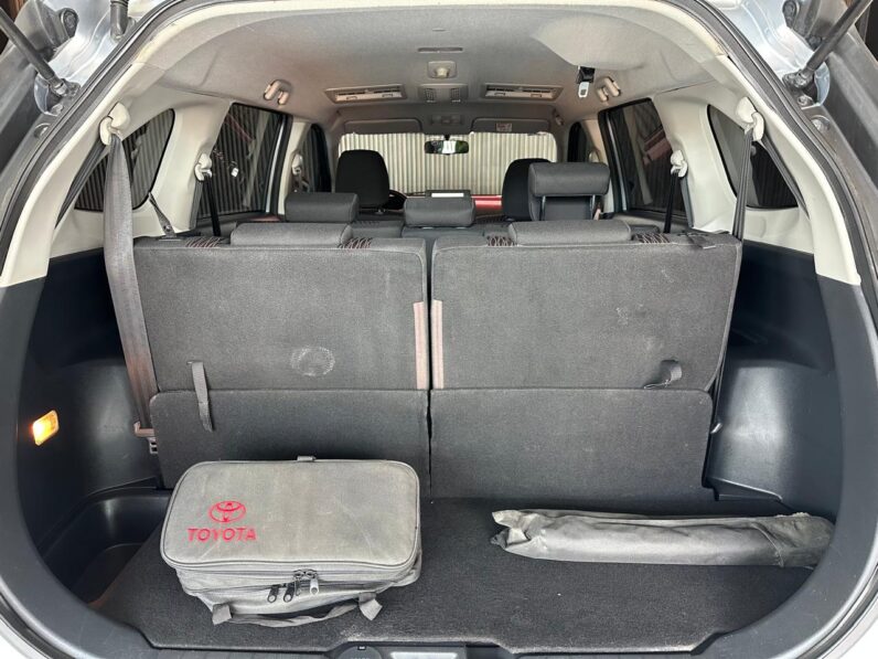 TOYOTA AVANZA 2024