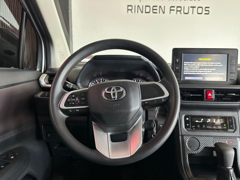 TOYOTA AVANZA 2024