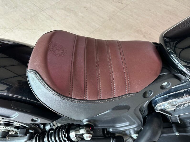 MOTO INDIAN SCOUT BOBBER 2023