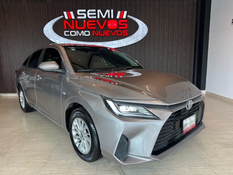 TOYOTA YARIS 2024