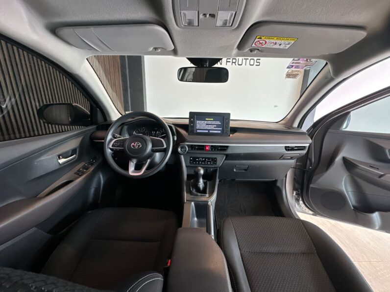 TOYOTA YARIS 2024