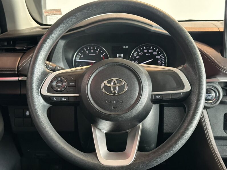 TOYOTA YARIS 2024