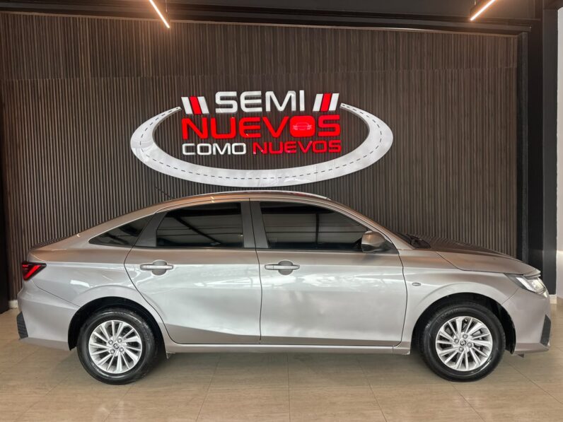 TOYOTA YARIS 2024