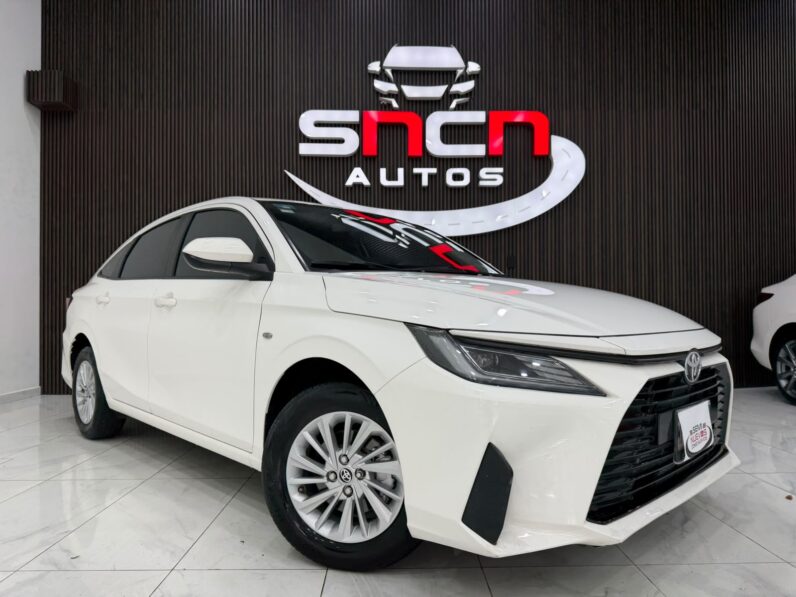 TOYOTA YARIS 2024