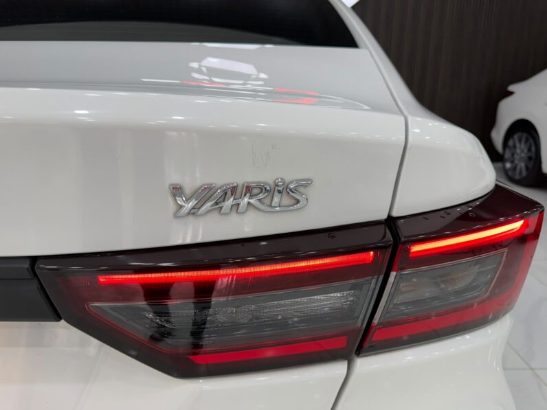TOYOTA YARIS 2024
