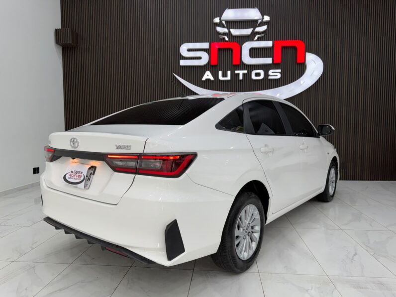 TOYOTA YARIS 2024