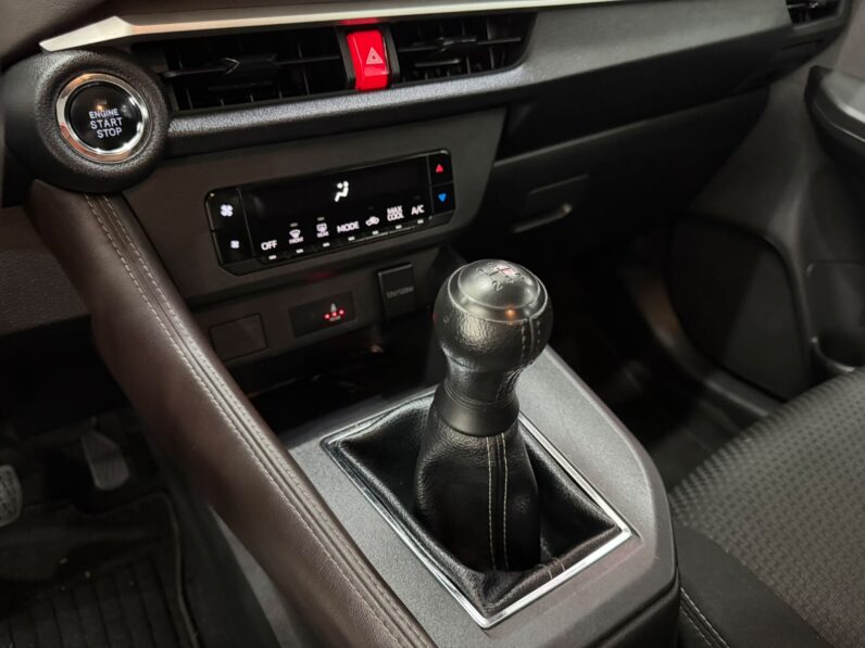 TOYOTA YARIS 2024