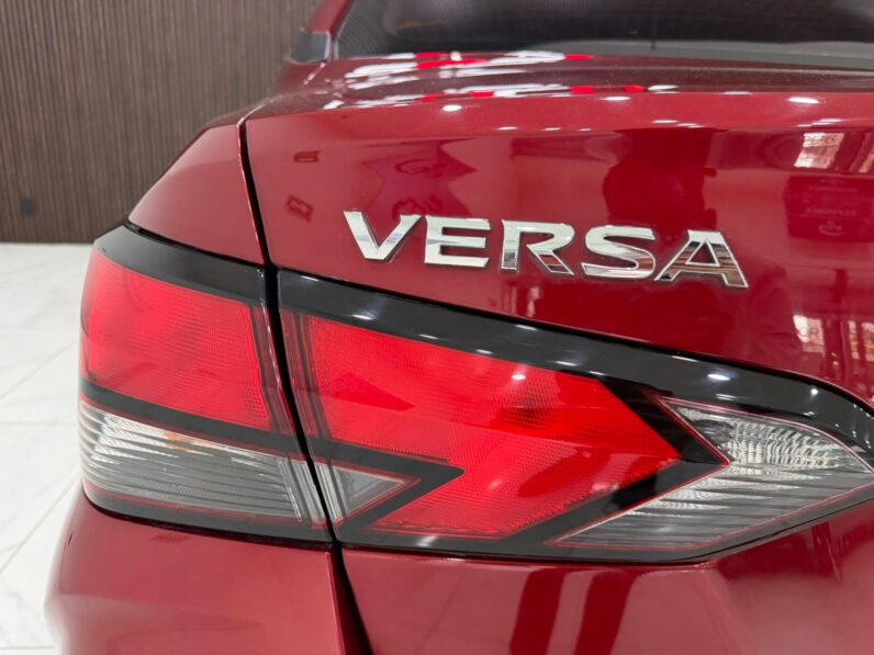 NISSAN VERSA 2024