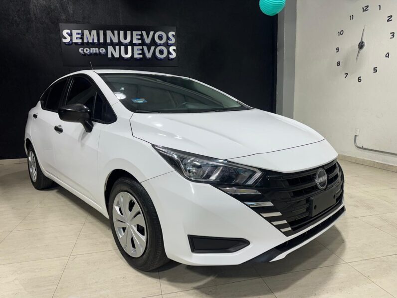 NISSAN VERSA 2024