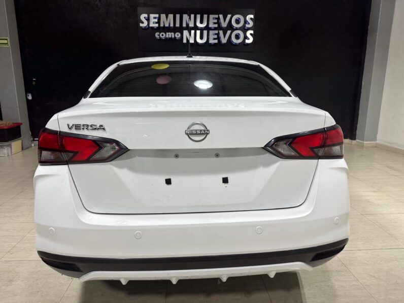 NISSAN VERSA 2024