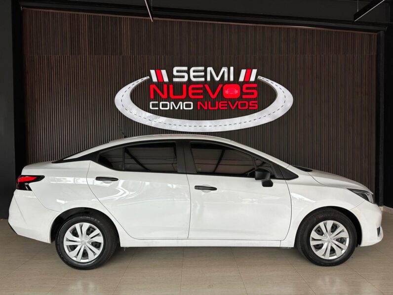 NISSAN VERSA 2024